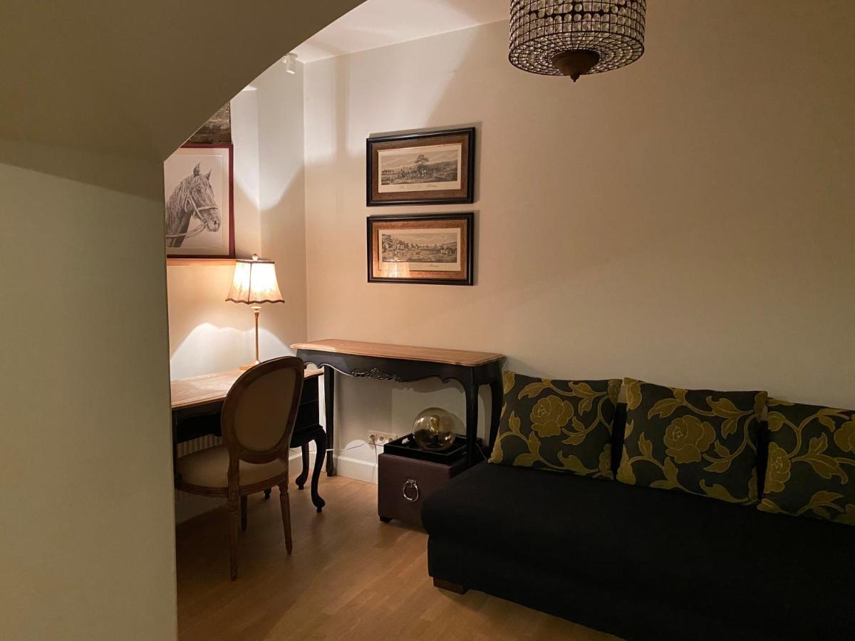 Exclusive Gaono Apartment In The Heart Of Old Town Vilnius Esterno foto